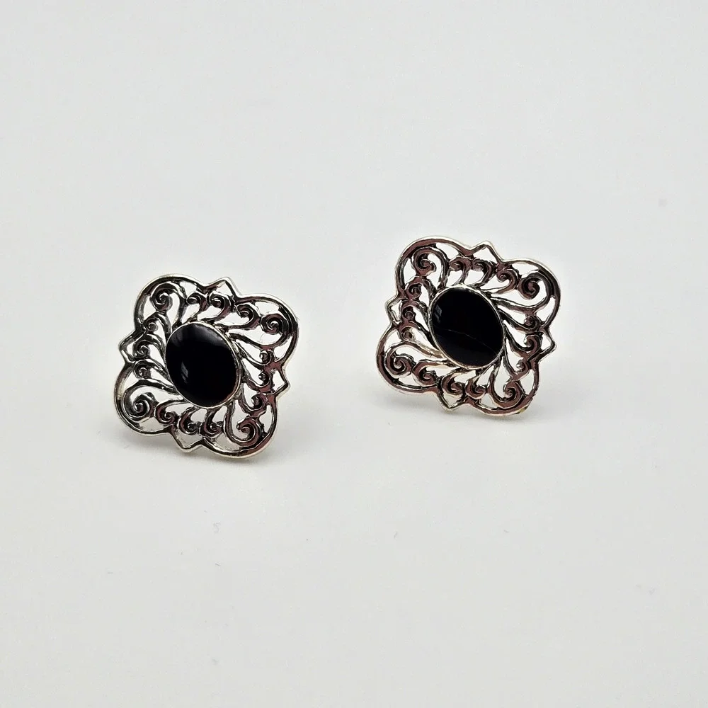 Filigree Post Earrings Black Stone Silvertone Geometric Classic Preppy Retro .5
